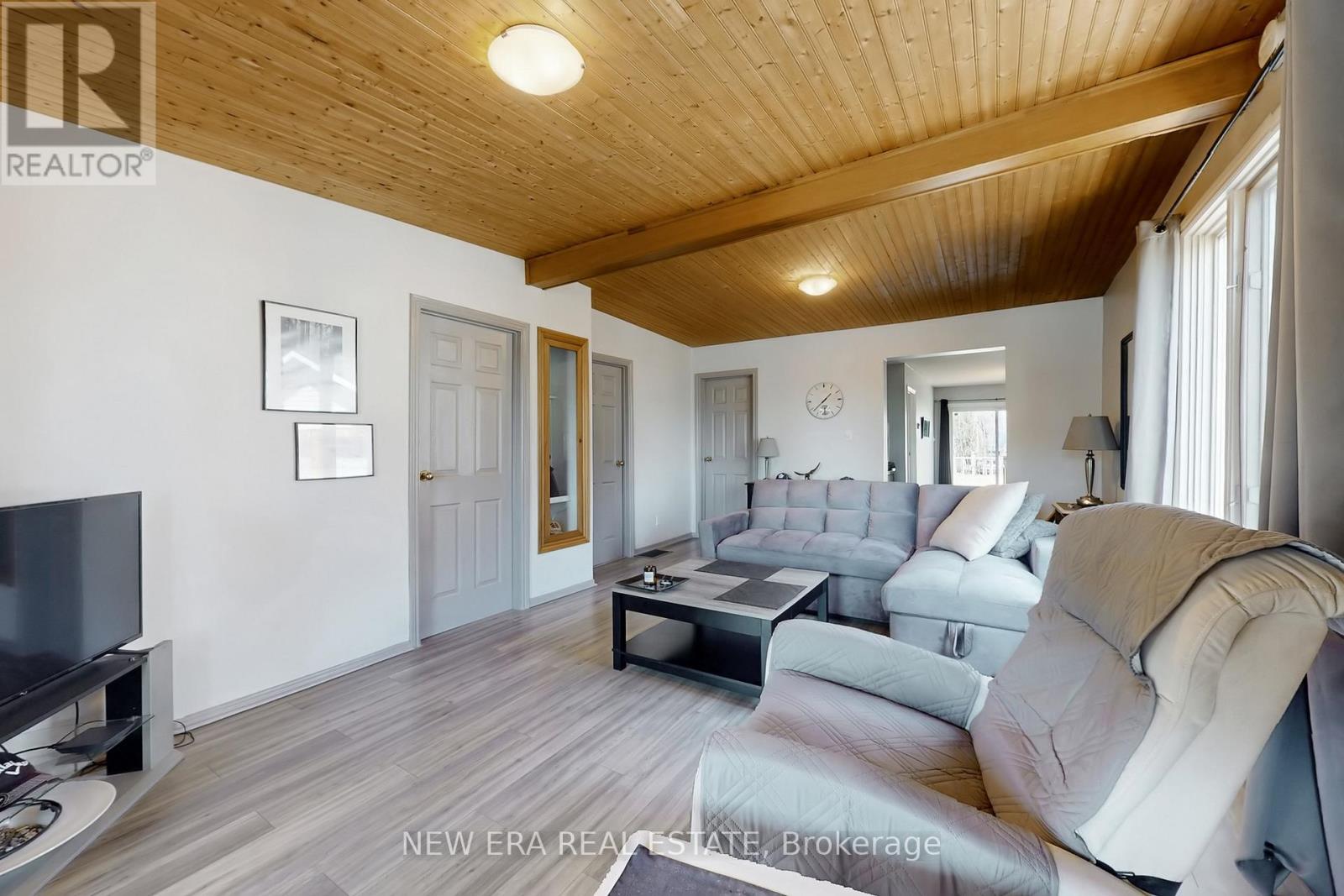 276f8db6a8094260e881f7aab9cfb106