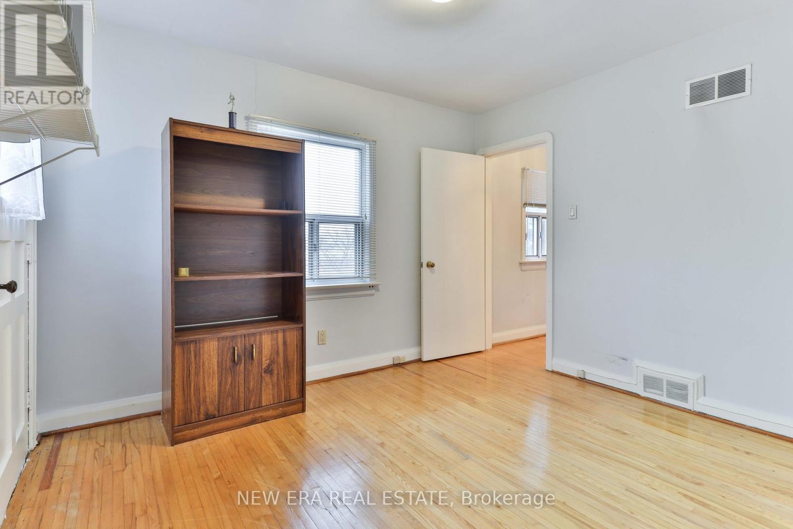 3d75c7b16f3c566b82b1a866d3f06575