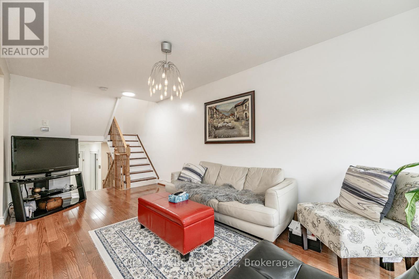 5560ce5bd0d581311bfeefb9db1ac428