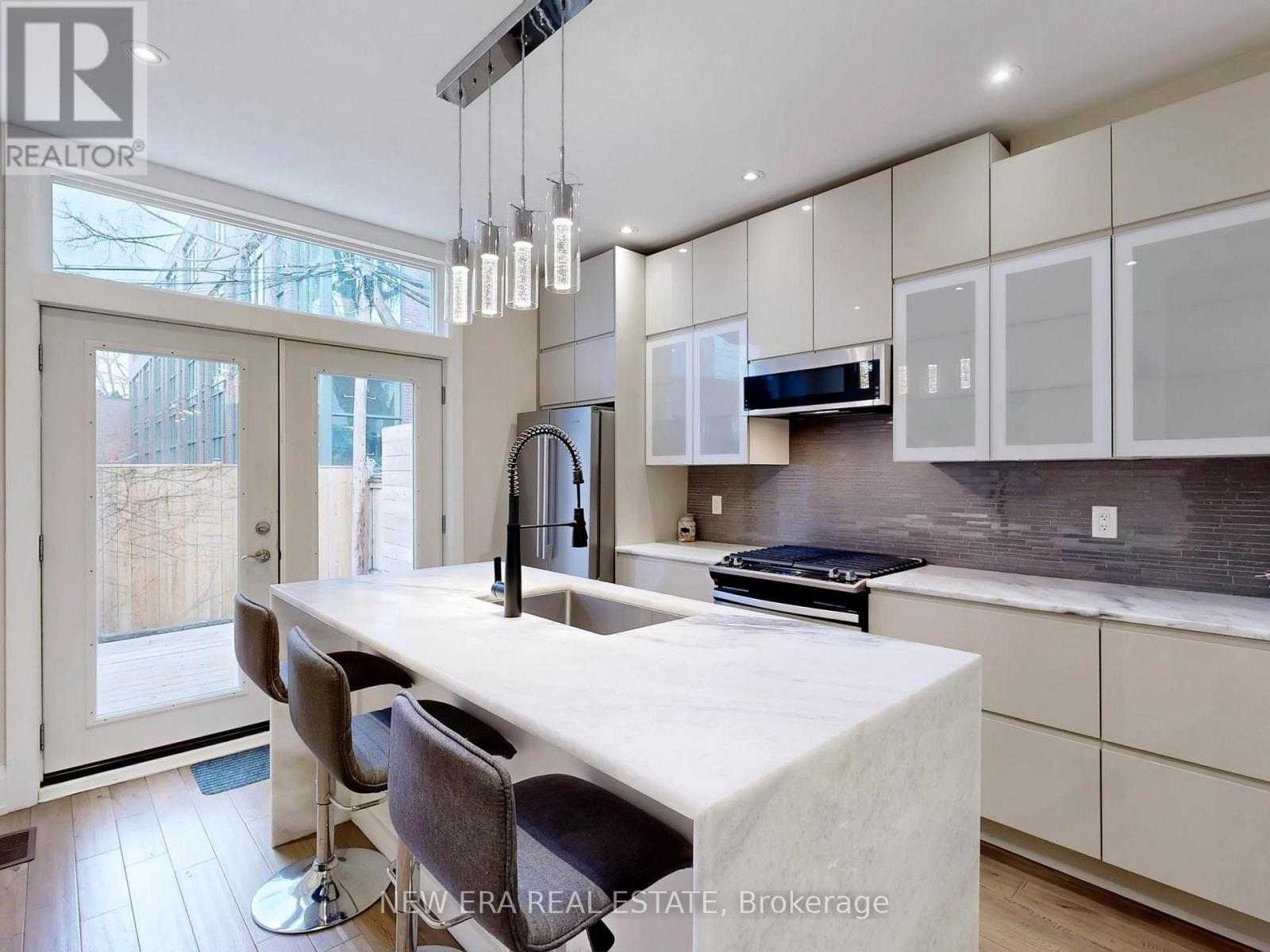 75e05aeb931a47135b4128bbea67cd94