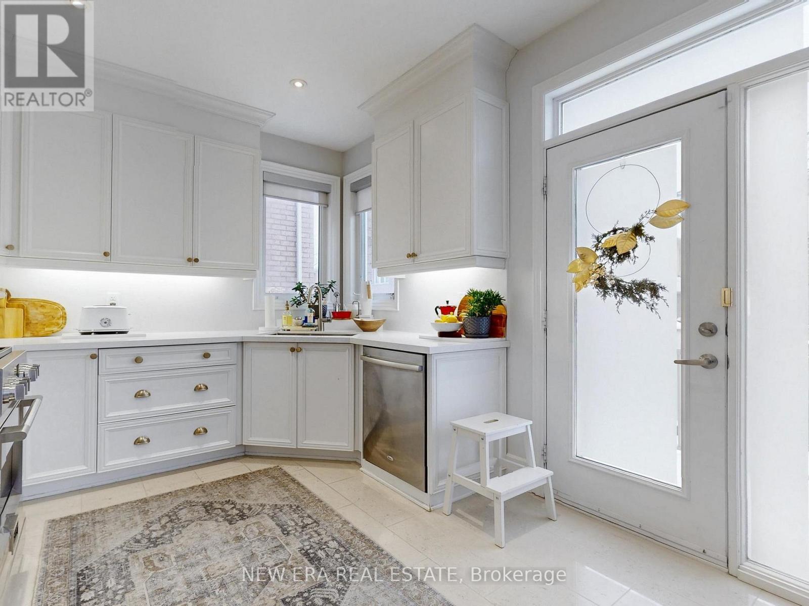 7953873e7afe81bd912e8c70dd3e3ffc