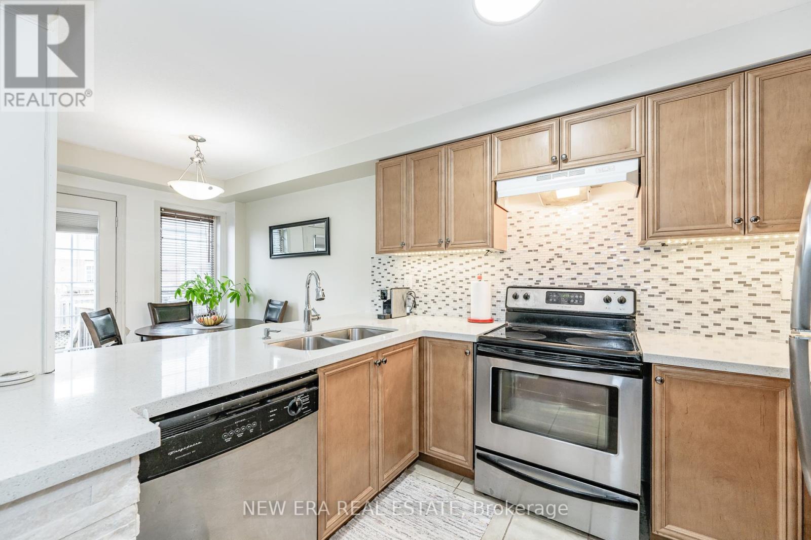 7b56a811d0e51d1a5106702b0d58632e