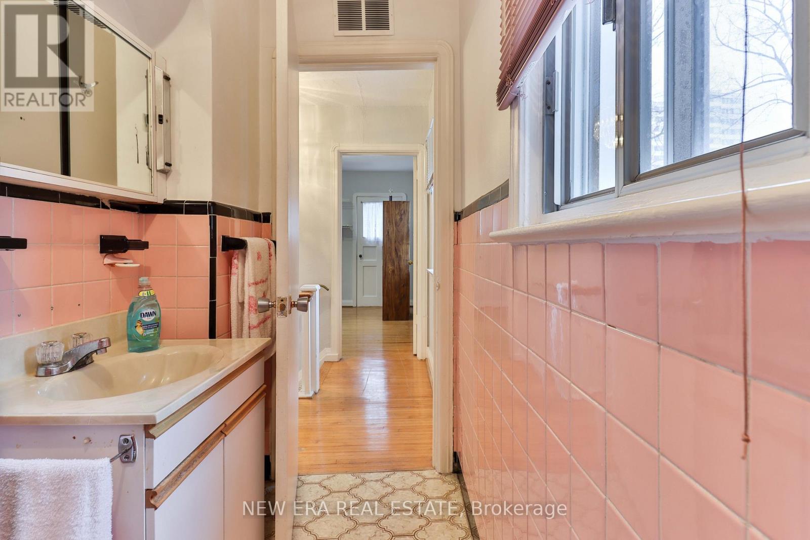 7df23ac0cc311415cd37f5b4680558b4