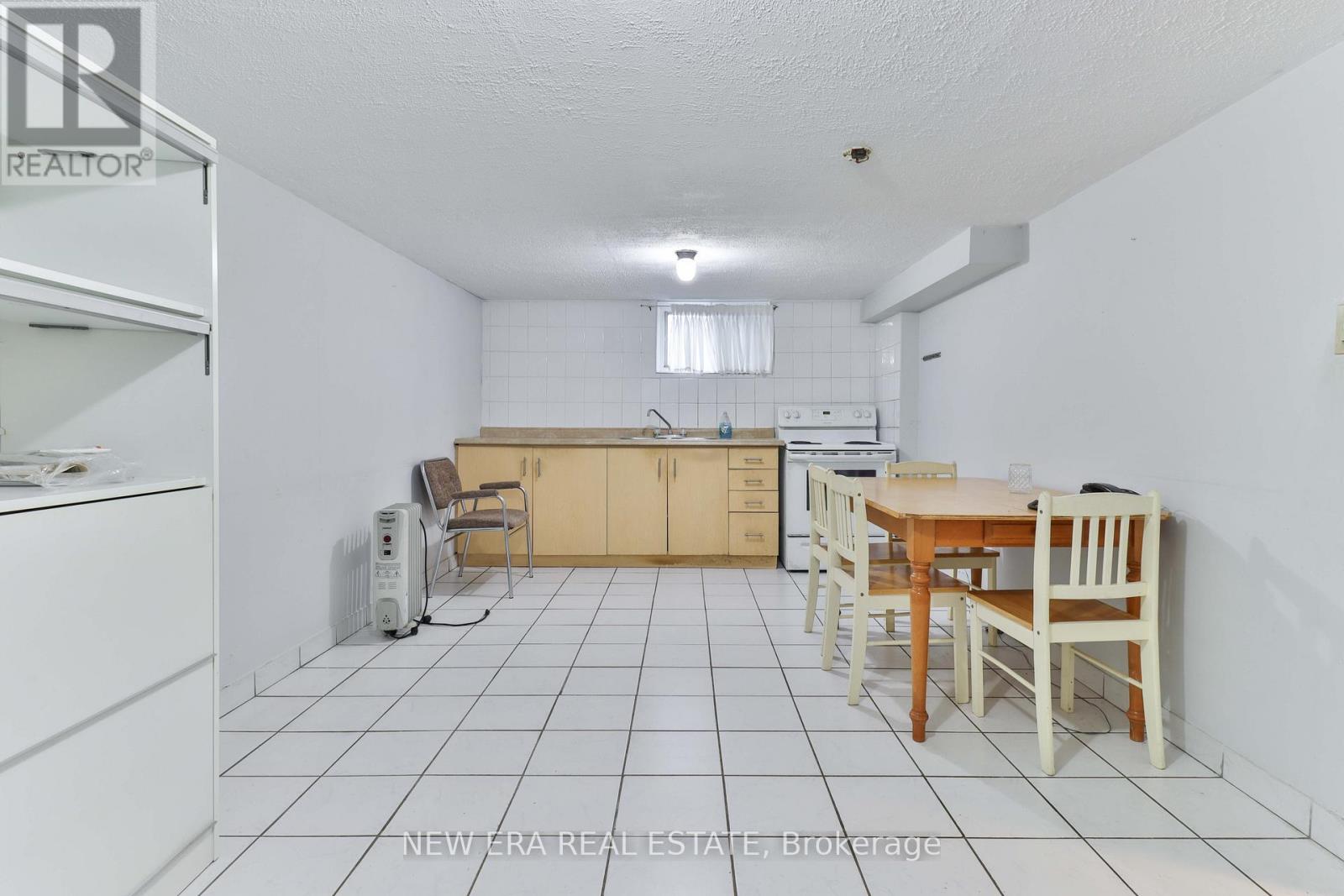 893ba809ba7841571656f79ee68f7625