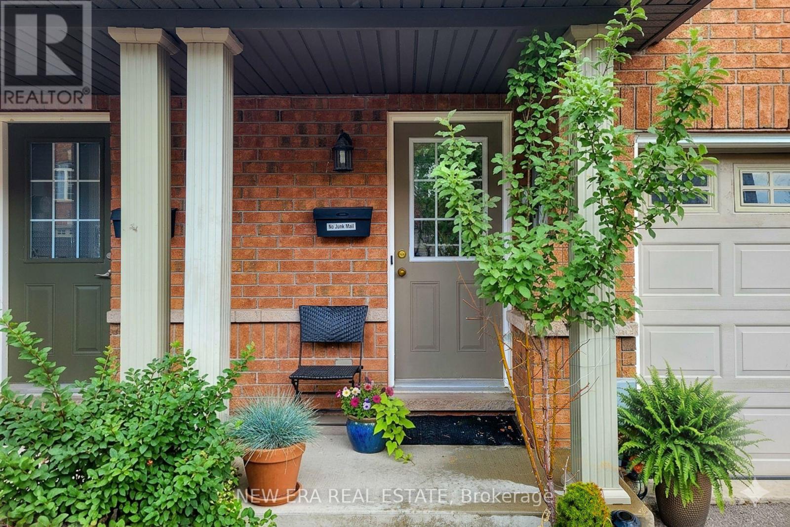 b2c04a74978ef3fe8d1367480c7ec354