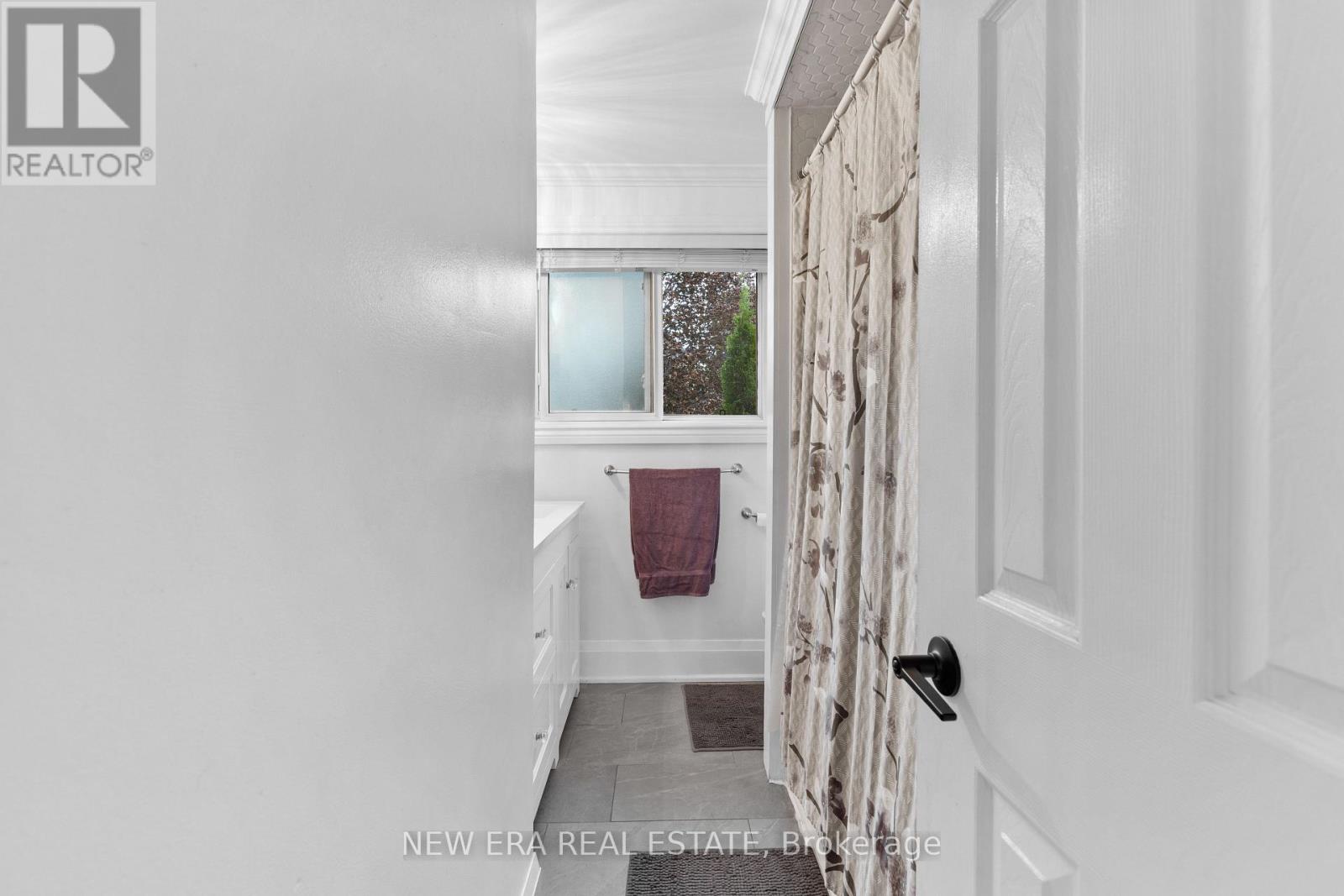 e13768862_13